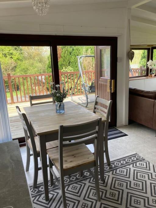 Cwtch Cymru Lodge 7F Caer Beris Holiday Lodge Park Builth Wells Dış mekan fotoğraf