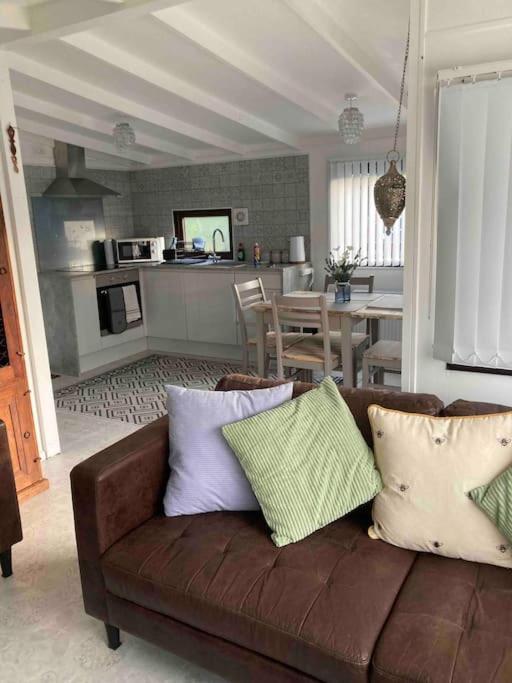 Cwtch Cymru Lodge 7F Caer Beris Holiday Lodge Park Builth Wells Dış mekan fotoğraf